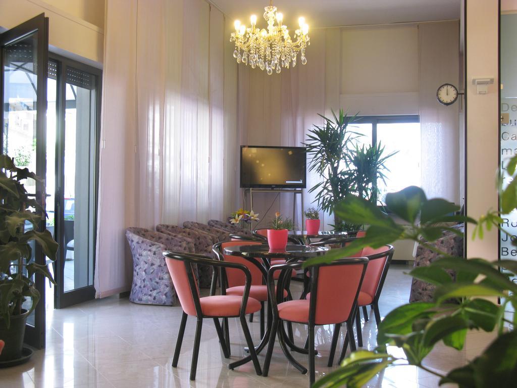 Hotel Ciondolo D'Oro Rimini Exterior photo